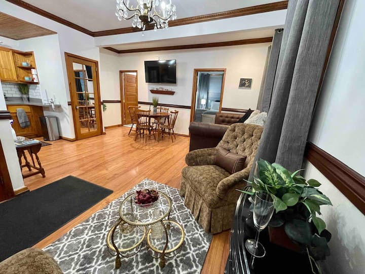 La Villa Catskills: 1 Bedroom Apt - Tannersville, NY