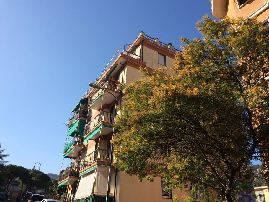 L'edificio visto dall'esterno