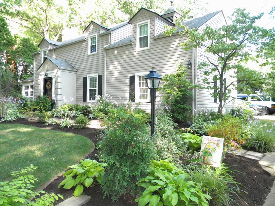 SPACIOUS UPDATE HOME BUILT IN THE 1930's