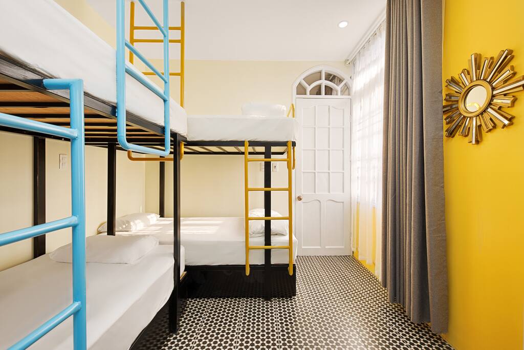 SHARED ROOM