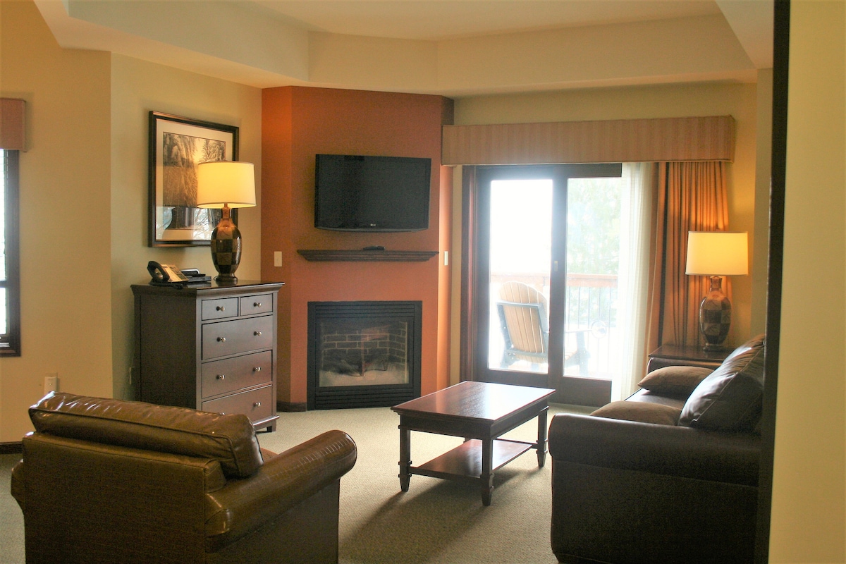 غرفة معيشة إلى شرفة