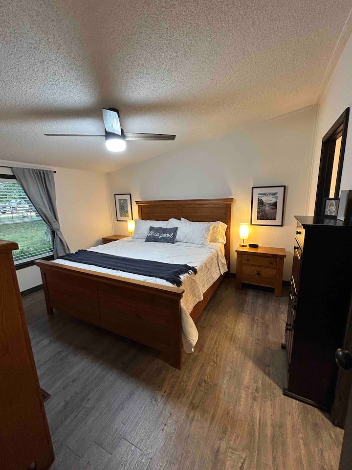 ห้องนอนใหญ่ - เตียงคิงไซส์