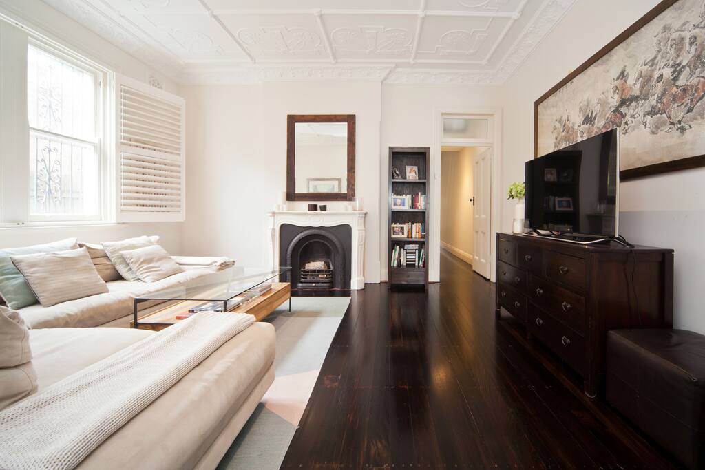 TV/Lounge Room