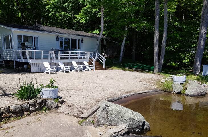 Wood Lake Beach View Bungalows For Rent In Bracebridge Ontario