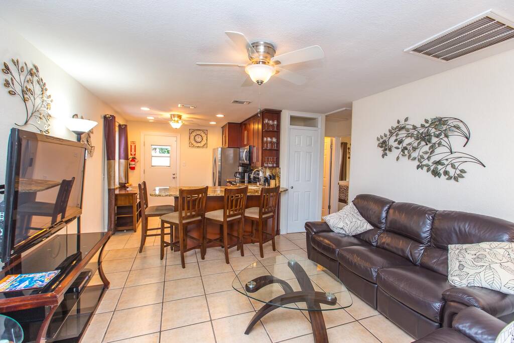 Great lay out - plenty of space for four guests.