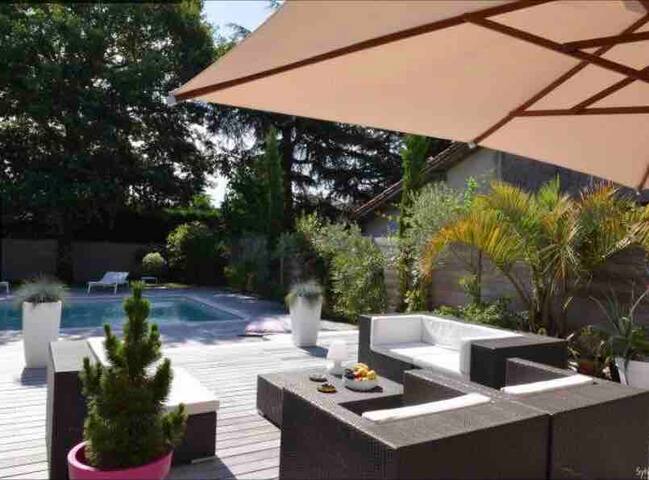 Villa contemporaine entre vignobles et océan gallery image 3