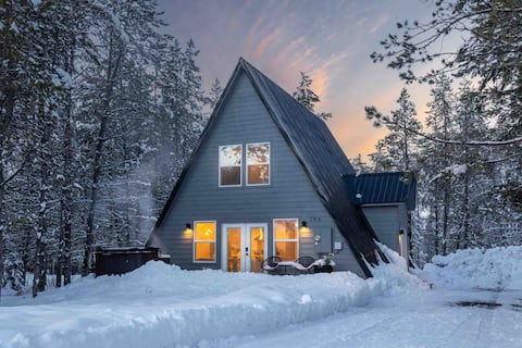 A-frame | Hot Tub | Fire Pit | Pet Friendly