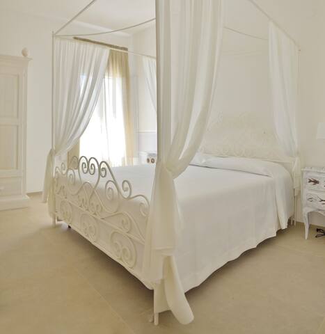 Amazing Beach Villa Directly on the Adriatic Sea gallery image 4