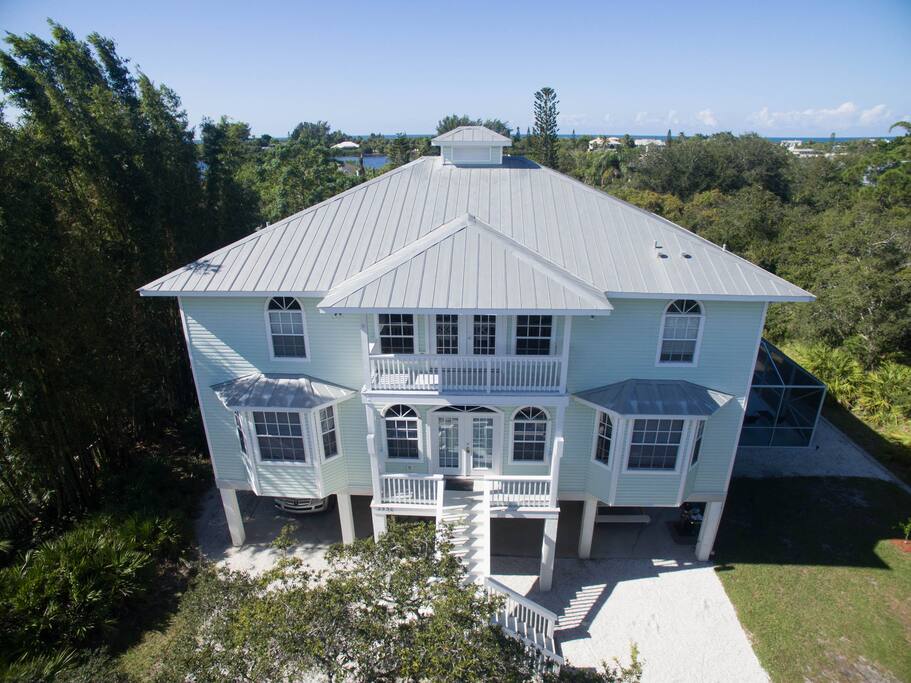 Lemon Bay Luxury 5 BR Villa with Pool&Tennis Court Houses for Rent in