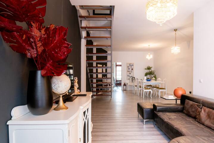 Porto River Flat IV gallery image 5