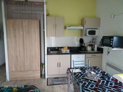 3-star studio near shops and cures