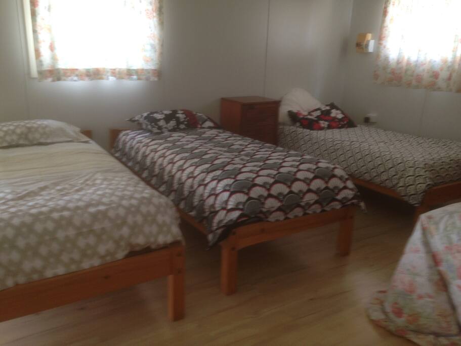 3 single beds