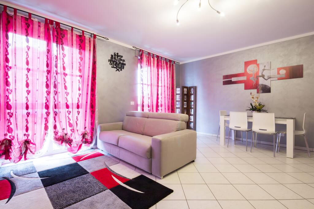 Ampia zona giorno, divano letto 2 piazze, Smart TV