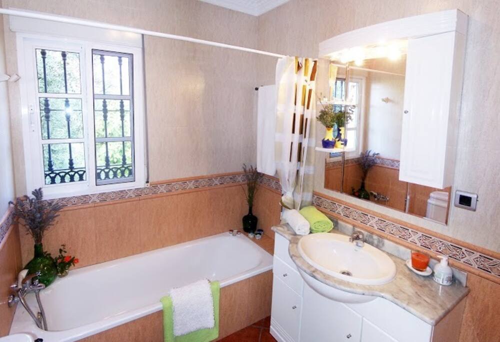 Baño con bañera
