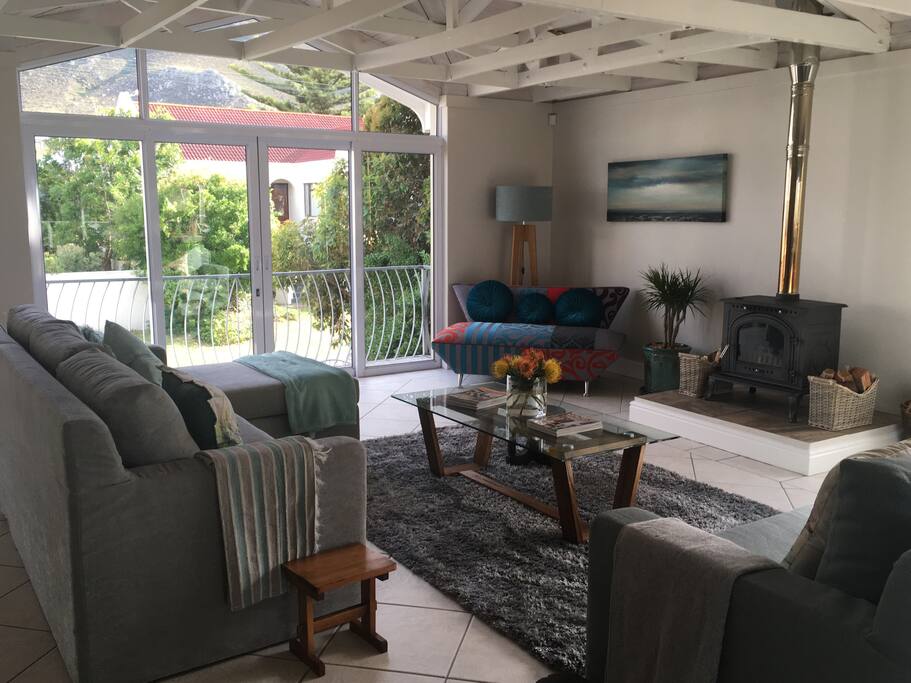 Spacious & comfy living area