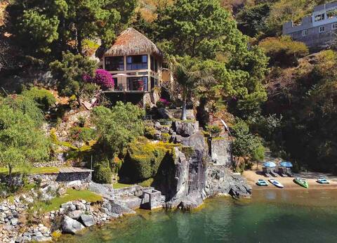 Lakeview on the Rocks