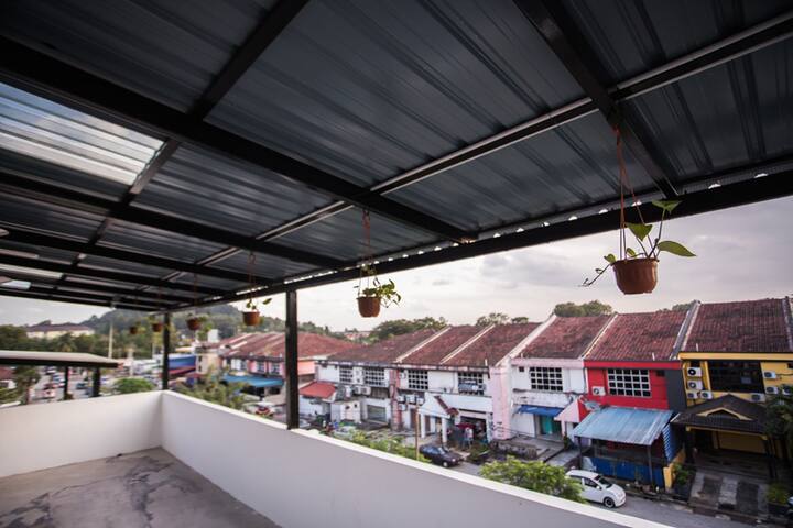 Teruntum 96 Guest House managed Airbnb listing 1