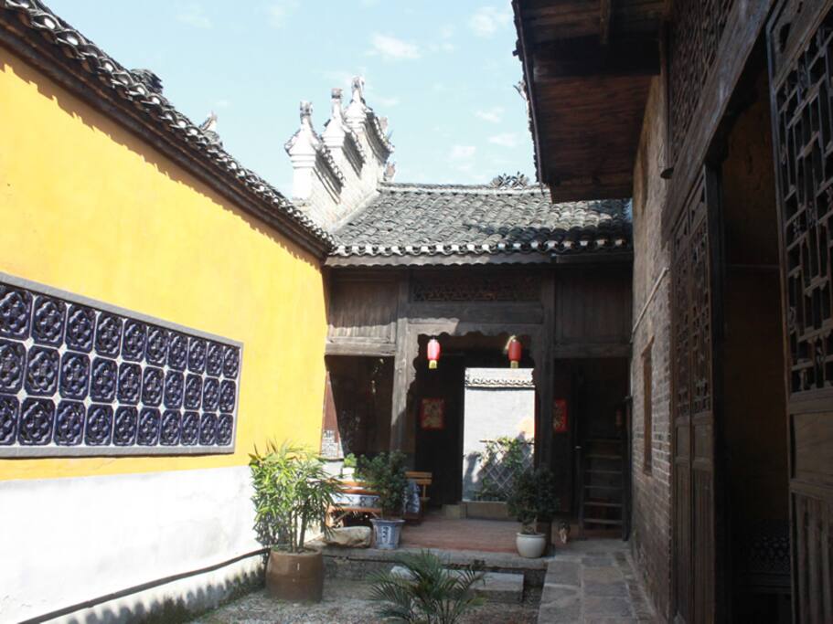 yangshuo loong old house --yangshuo cultural old house