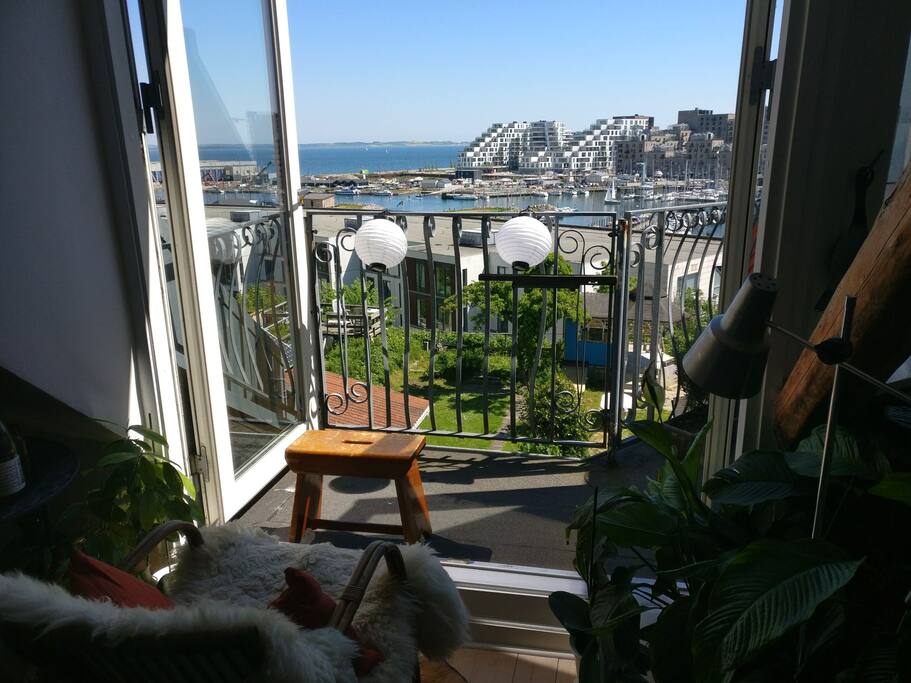 How about a morning coffee here..? Or sundowner with the lanterns for "hygge".