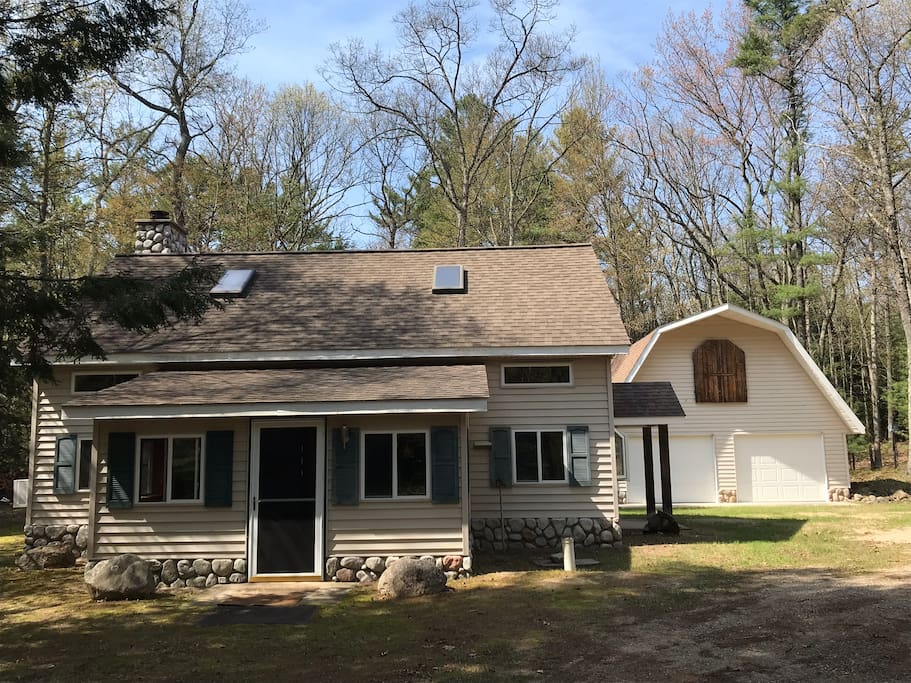 Great Location and Beautiful Cottage Cabins for Rent in Shelby