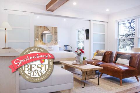Beautiful Designer's Cottage By Cool Cozy Stay®