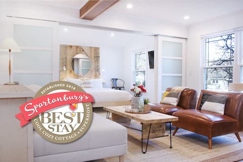Top Airbnb: Beautiful Designer's Cottage By Cool Cozy Stay® in Spartanburg