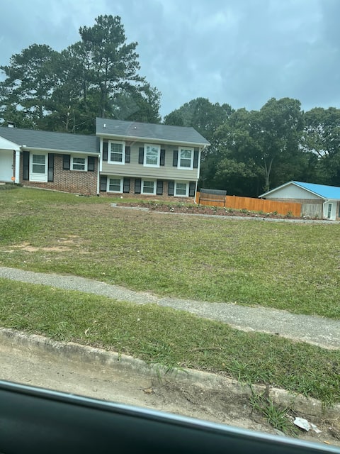 Cozy home minutes from Airport