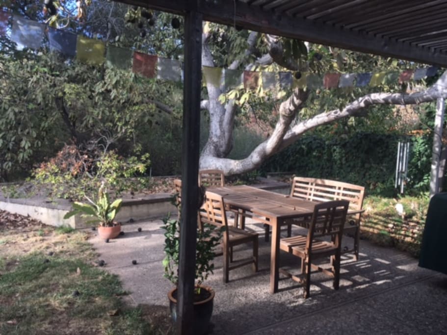 Out door dining and sitting areas