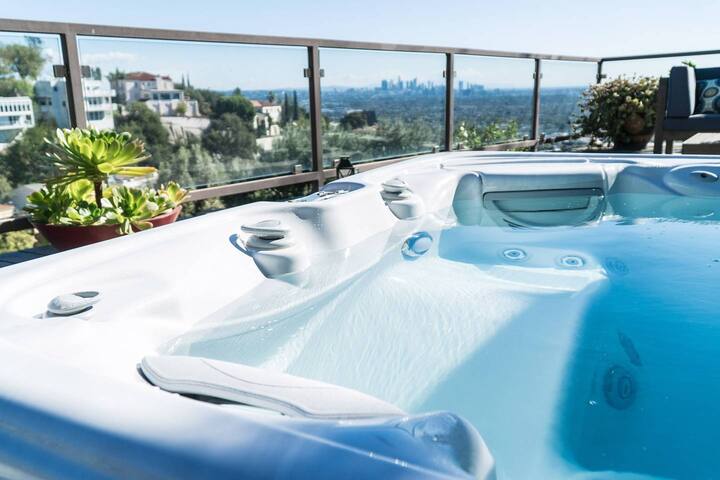 Hollywood Hills Zen Oasis w/Views+Hot Tub+Sauna gallery image 3