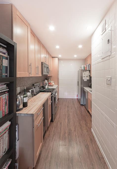 recently renovated kitchen has all you need