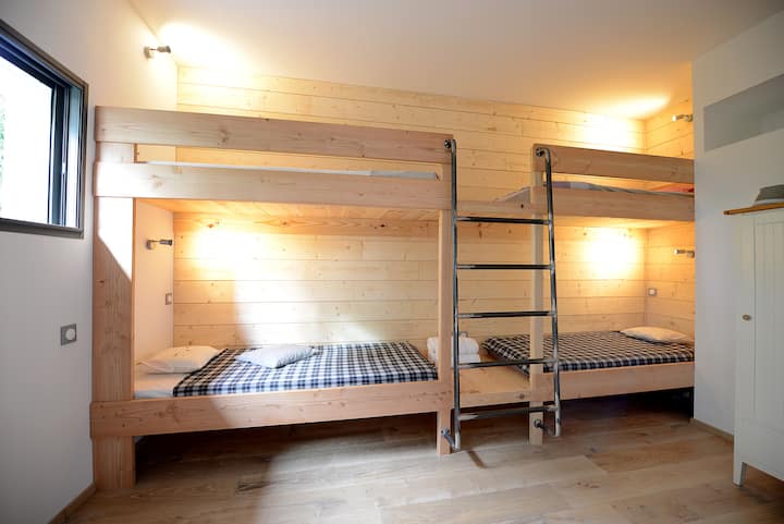 habitación 4 con cuatro camas