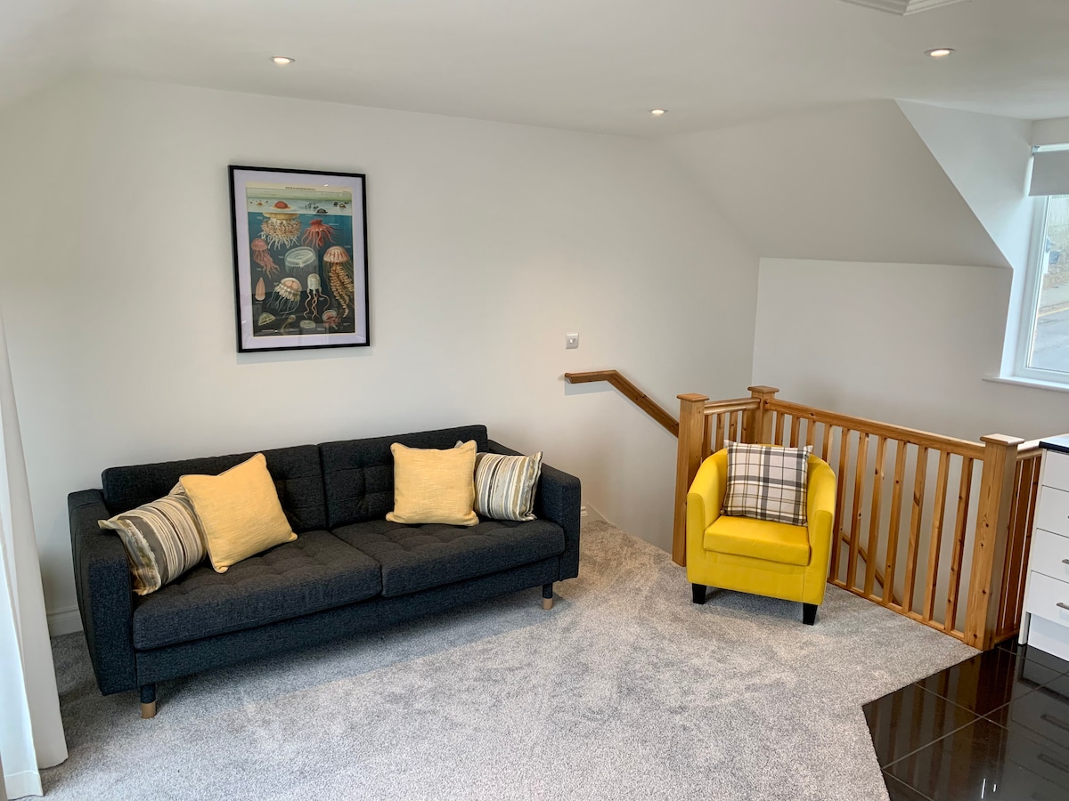 Successful Airbnb property: 2 Bed, stones throw from the beach in Cornwall