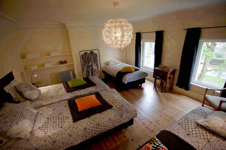 Kortrijk center: accommodation up to 8 guests