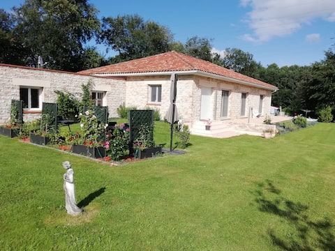 Large studio at the foot of the Pyrenees