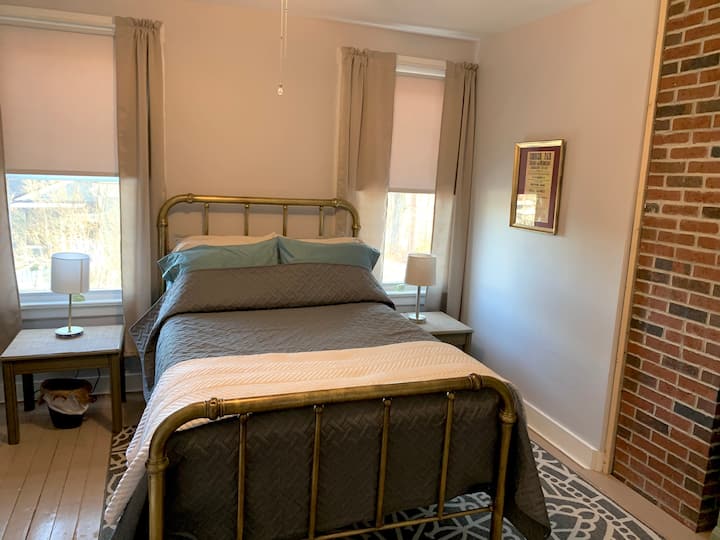 2nd bedroom