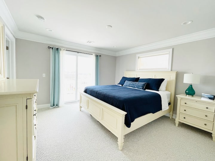 Master Bedroom with Full Bath and Deck