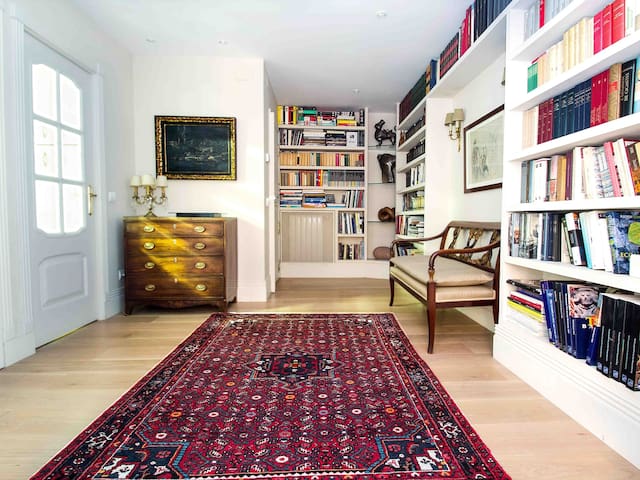 Elegant apartment in the best area gallery image 2