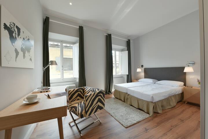 Santa Croce Deluxe – Bright and Spacious 4 Bedroom gallery image 4