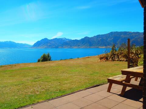 Lakefront House, Wanaka, South Island, New Zealand