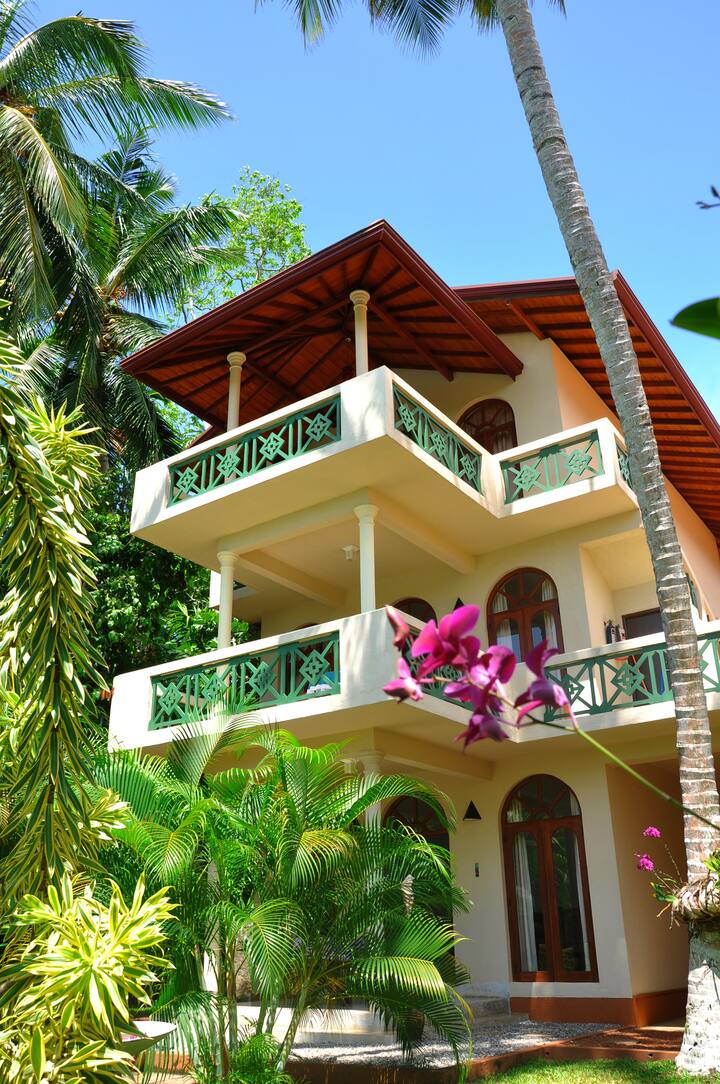 Shangri-lanka Villa, Actually In Bentota - Bentota