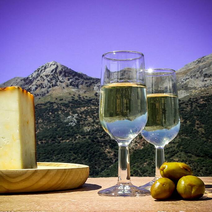 Desayuno, aperitivo, almuerzo, cafe, merienda, cena, sobremesa... en la terraza de 35 m2, Casa-Molino El Molino del Panadero