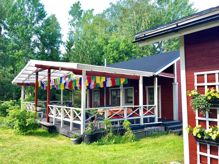 Himalayan style meditation cabin