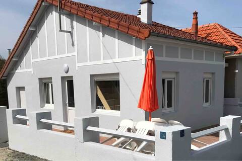 villa st martin de bréhal near sea (250m)