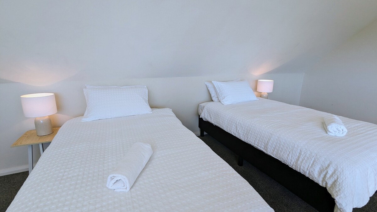 2 единични легла в лофта