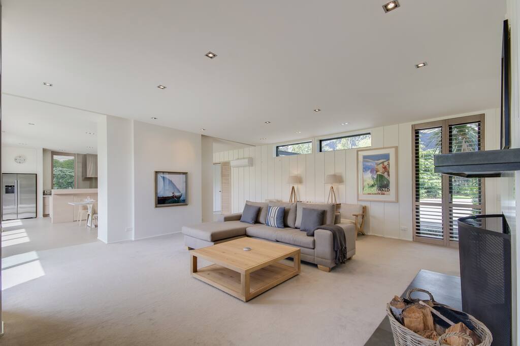 Spacious Lounge