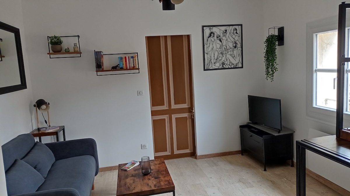 Top Airbnb: Cozy apartment in the heart of Avignon. in Avignon
