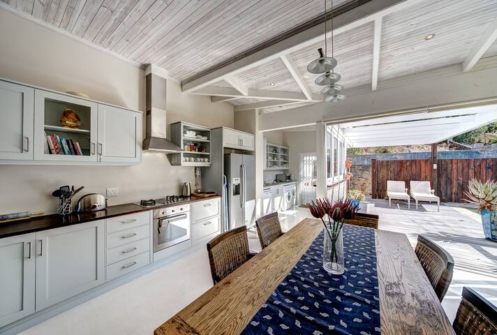 WhaleDance gallery image 5