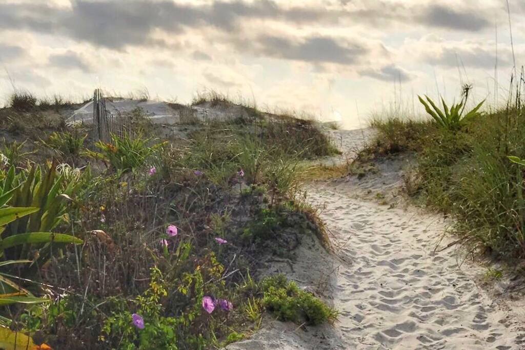 200 steps to the beach
