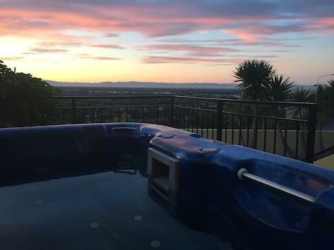 HEATED POOL,SPA,VIEWS, all this at Crofton65