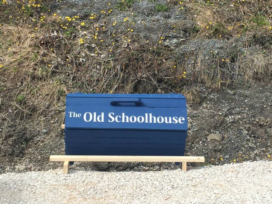 Sign at bottom of driveway on Route 431.